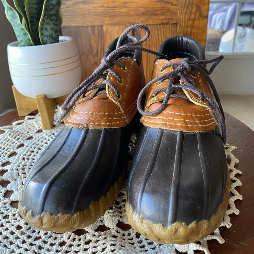 L.L. Bean Maine Hunting Shoe Ankle Boots Stylish Brown and Tan EUC